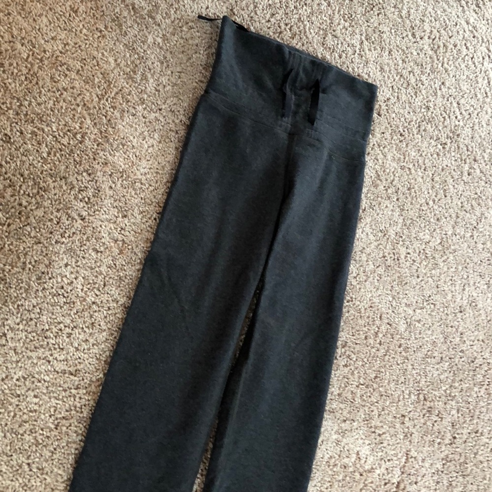 Lululemon charcoal gray legging, sweatpants size 4